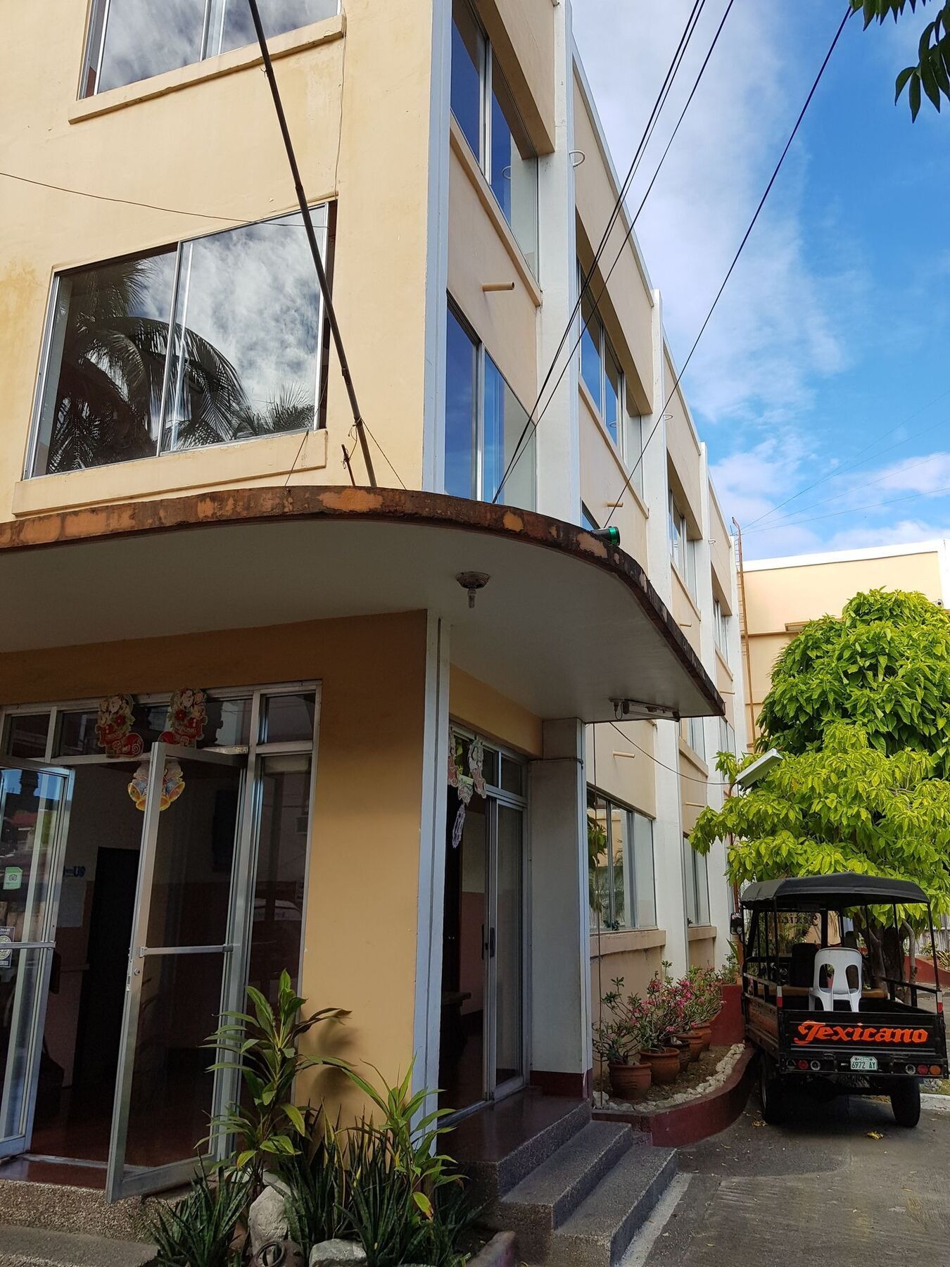 Texicano Hotel Main Laoag Bagian luar foto